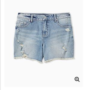 Torrid Distressed Shorts Mid